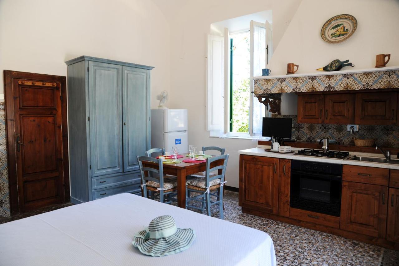 Villa Teresa Porto Azzurro Eksteriør billede